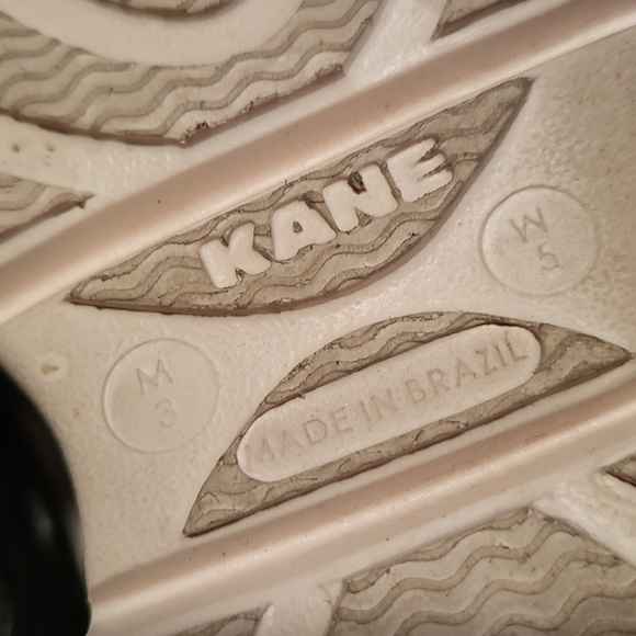 Kane - 2 pairs of Revive Shoes - 5 - Picture 2 of 4